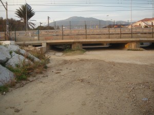 Pont sobre la riera de Teià, Premià de Mar. Pilars de perfil triangular